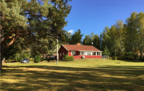 Stunning home in Bergshamra with WiFi and 3 Bedrooms, Bergshamra